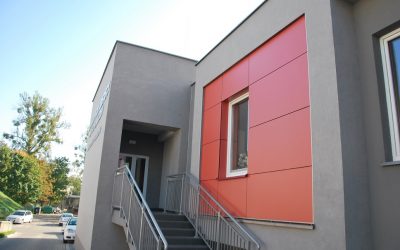 HPL- laminat marki Kronoplan – elewacja DSK w Białymstoku