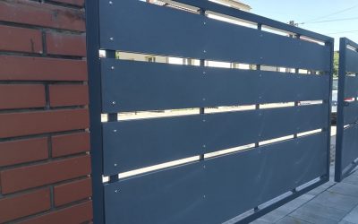 Cembrit Patina P070 – ogrodzenie wykonane z płyt włóknocementowych